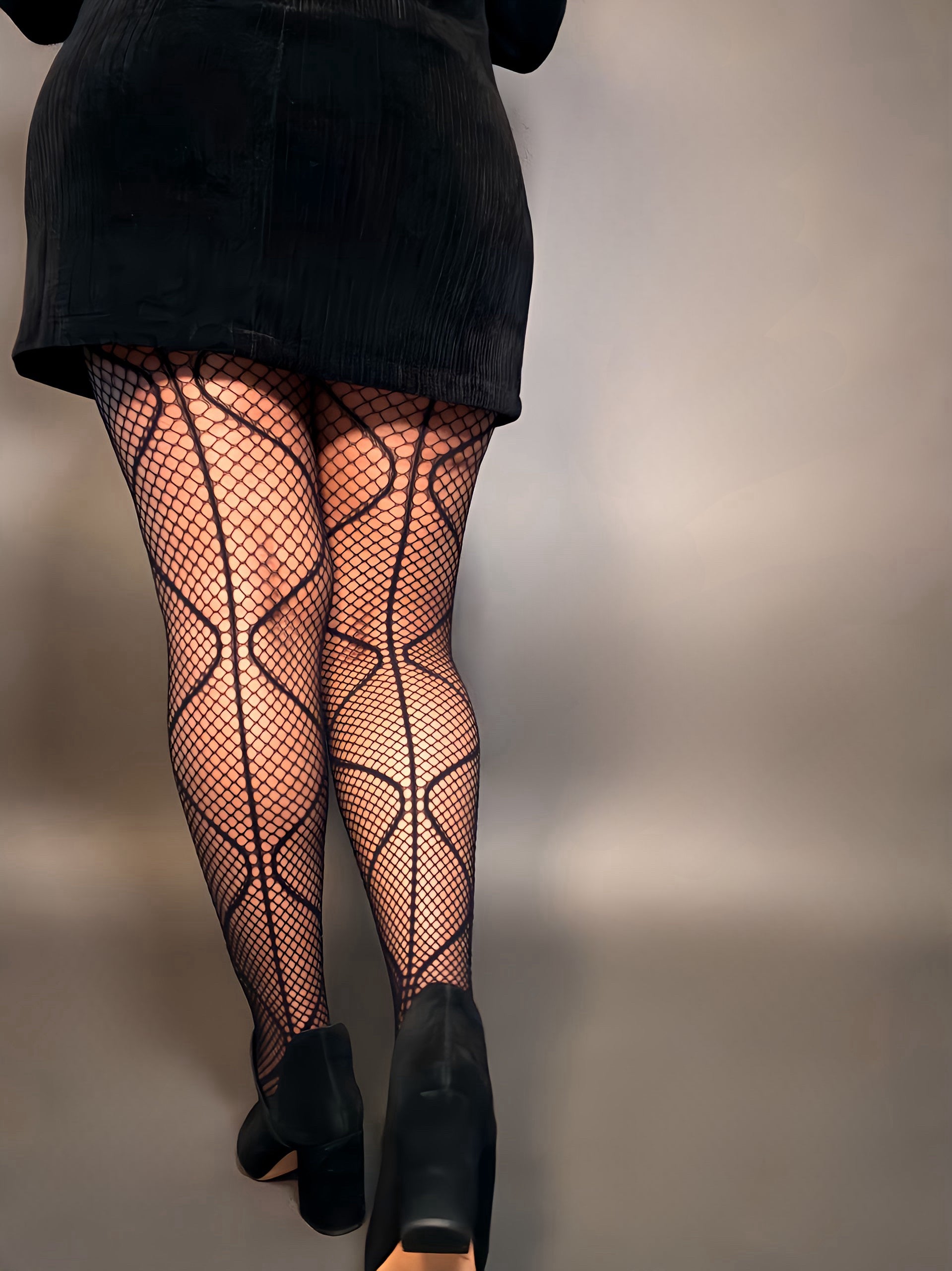 Women's Patterned Black Tights With Magnetic Waves Design Fishnets ...